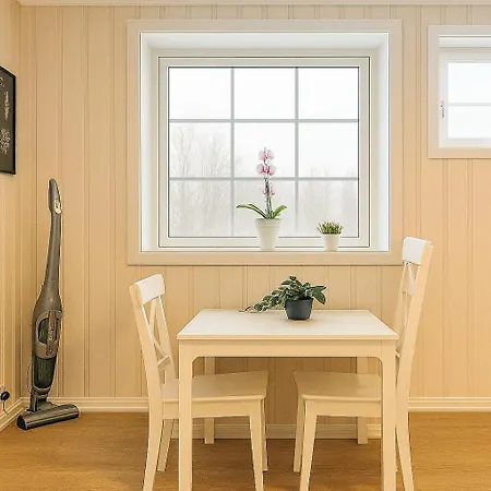 公寓 Sentralt I Bud